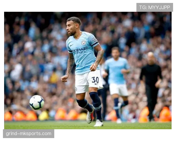 奥塔门迪曼城后卫