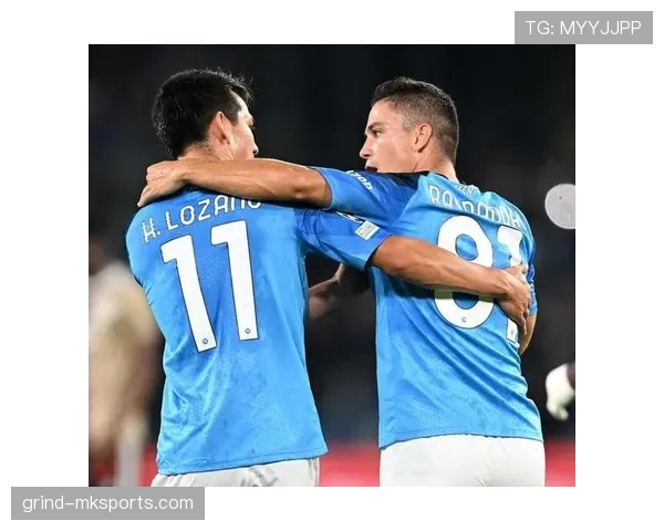 奥斯梅恩 vs 埃托奥：同代顶级中锋的终结效率与战术角色对比